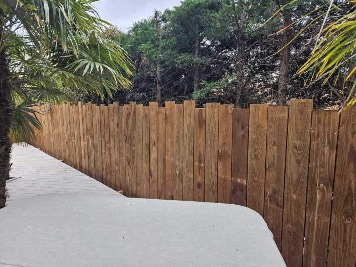 Mise en œuvre clôture bois Les Landes